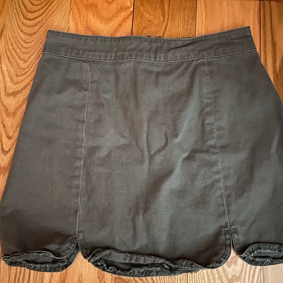Forever 21 army green skirt - Picture 1 of 3